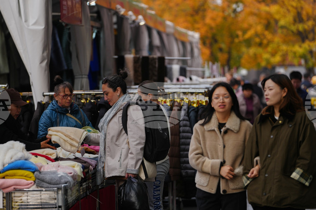 Урбанизацията, туризмът и технологиите предопределят растежа в търговията въпреки геополитиката и икономическата несигурност, според доклад
