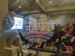 Японската художничка Маюми Гото проведе работилница и изнесе лекция на тема „Традиционната японска живопис нихон-га“ в галерия „Квадрат 500“. 