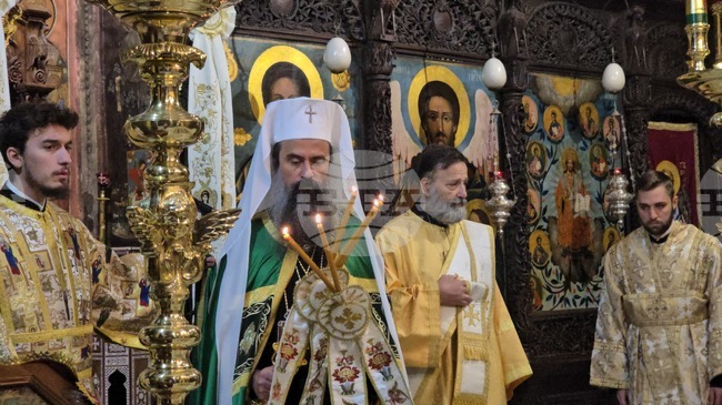 Българският патриарх Даниил възглави заупокойната света литургия в Троянския манастир в памет на патриарх Максим