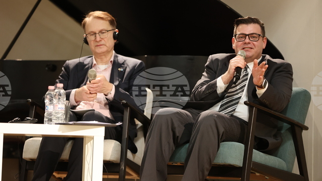 Трябва да се преосмисли практиката на българските съдилища, така че да се гарантират равни права на българите с другите европейци, заяви Теодор Славев 