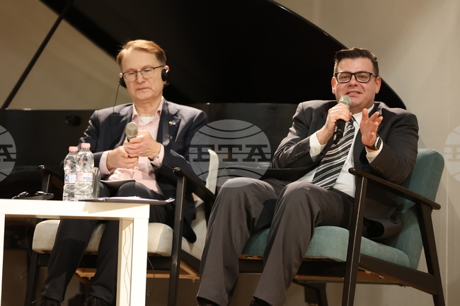 Трябва да се преосмисли практиката на българските съдилища, така че да се гарантират равни права на българите с другите европейци, заяви Теодор Славев 