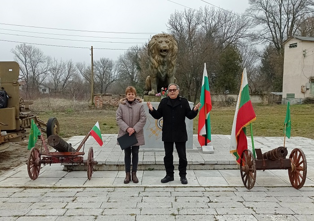 Община Ловеч: Черешови топчета гърмяха, виха се народни хора на Трети март в Йоглав, Ловешко