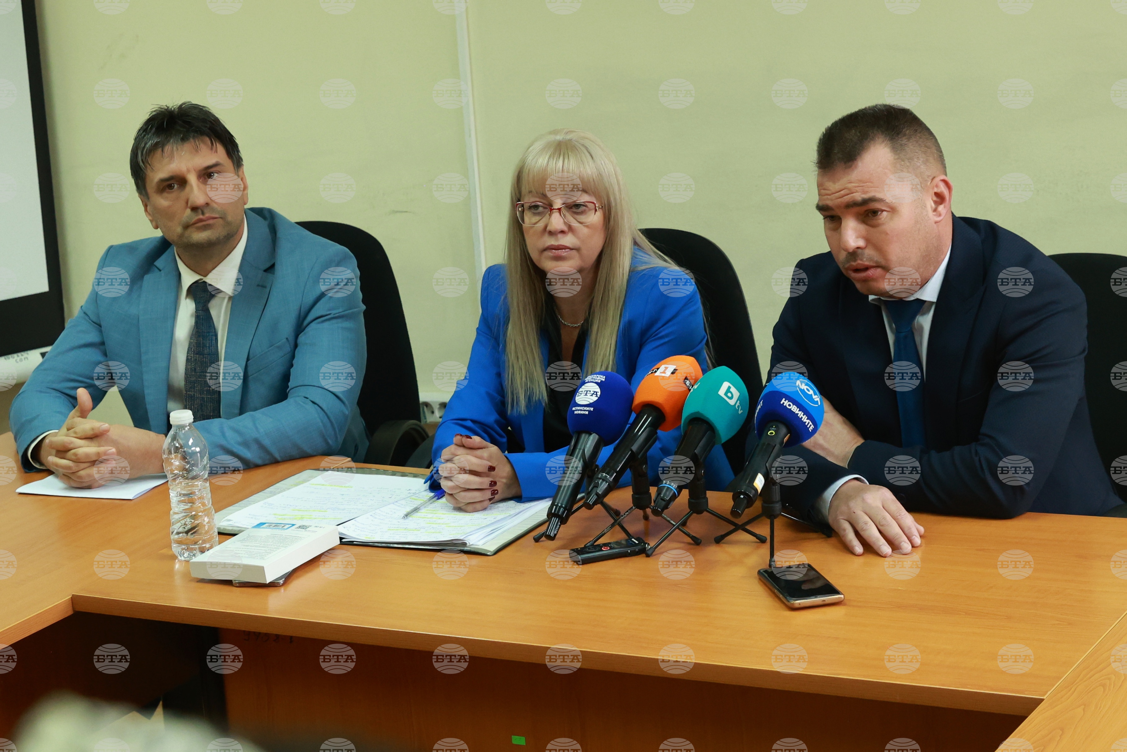 Police Arrest Five Members of Organized Crime Group Transporting Migrants to Serbian Border