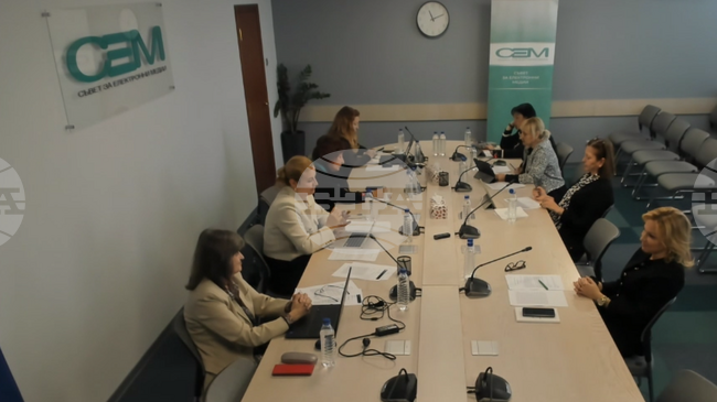 СЕМ ще направи анализ на ситуацията с процедурата за избор на нов генерален директор на БНТ след решението на ВАС, каза Симона Велева