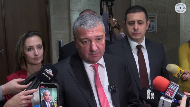 Работодателите да се върнат на масата за разговори за бюджета, призова Драгомир Стойнев