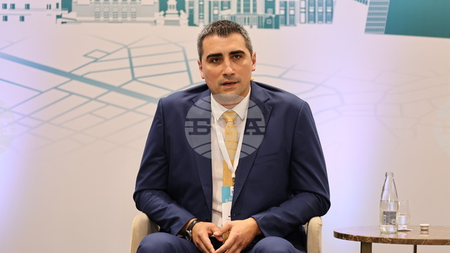 Очаквам новите общински съветници да бъдат конструктивни, да загубим по-малко време в злободневни теми, каза кметът на Пазарджик Петър Куленски