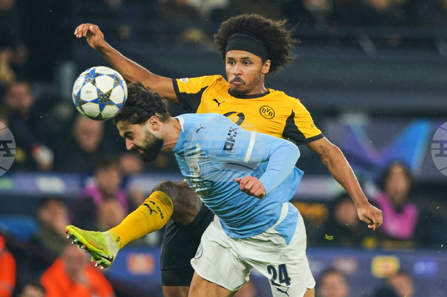 Нападателят на Борусия Дортмунд Адейеми е глобен за притежание на оръжие