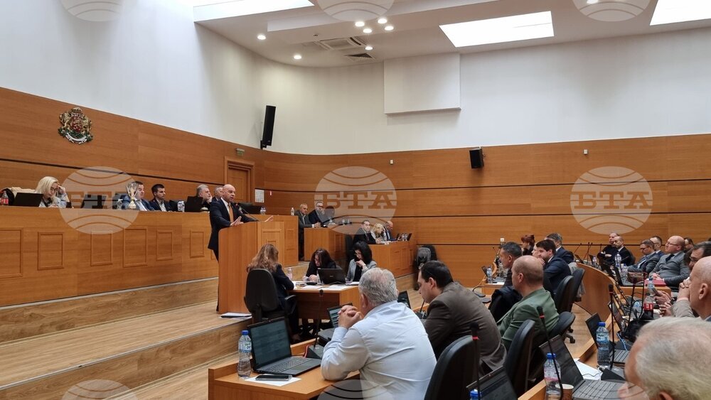 Общинският съвет в Пловдив отложи за следващата сесия възлагането на обществена поръчка за градския транспорт в града