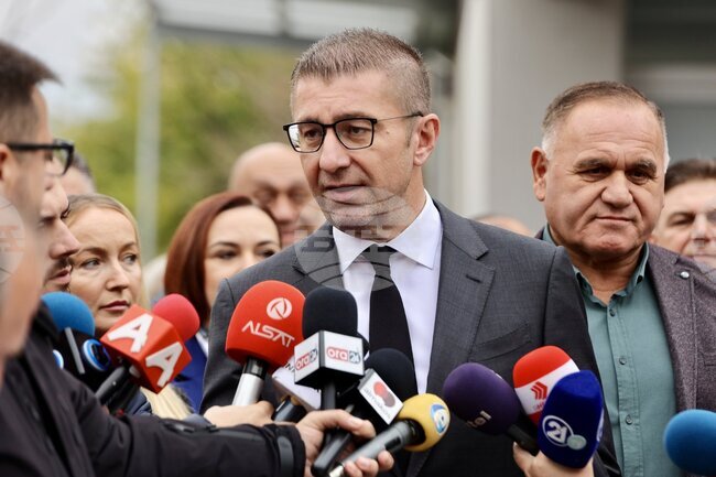 Мицкоски за доклада на ЕК: Ако направим промените в конституцията, сигурно ще сме най-добри, а после да получим ново вето и нови проблеми