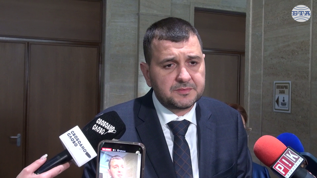 От ДСБ настояха за изслушване на здравния министър заради оставката на Обществения съвет за изграждане на Национална детска болница