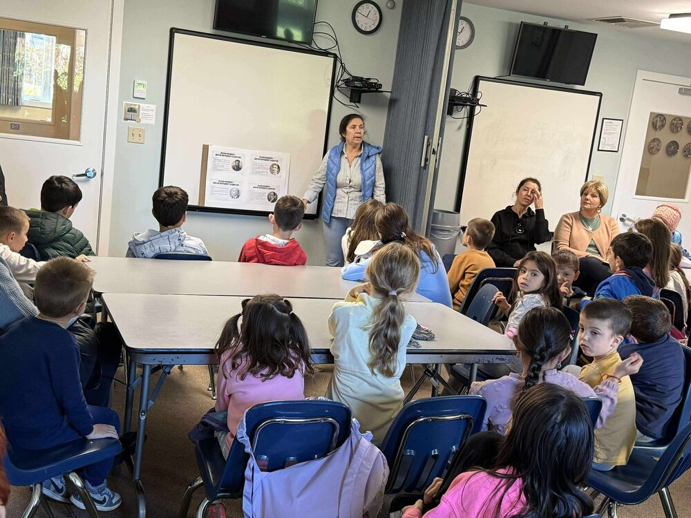 Урок по родолюбие беше организиран в Българското училище „Св. св. Кирил и Методий“ в Кейп Код, САЩ