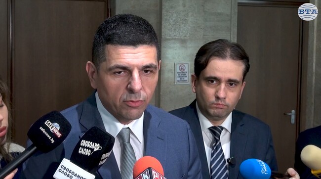 От „Да, България“ отговориха на коментари на Борисов и Пеевски за срещи с Христо Иванов по времето на "сглобката"