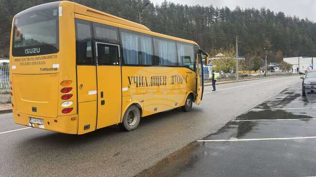 Шофьор от Неделино почина от инфаркт зад волана на ученически автобус