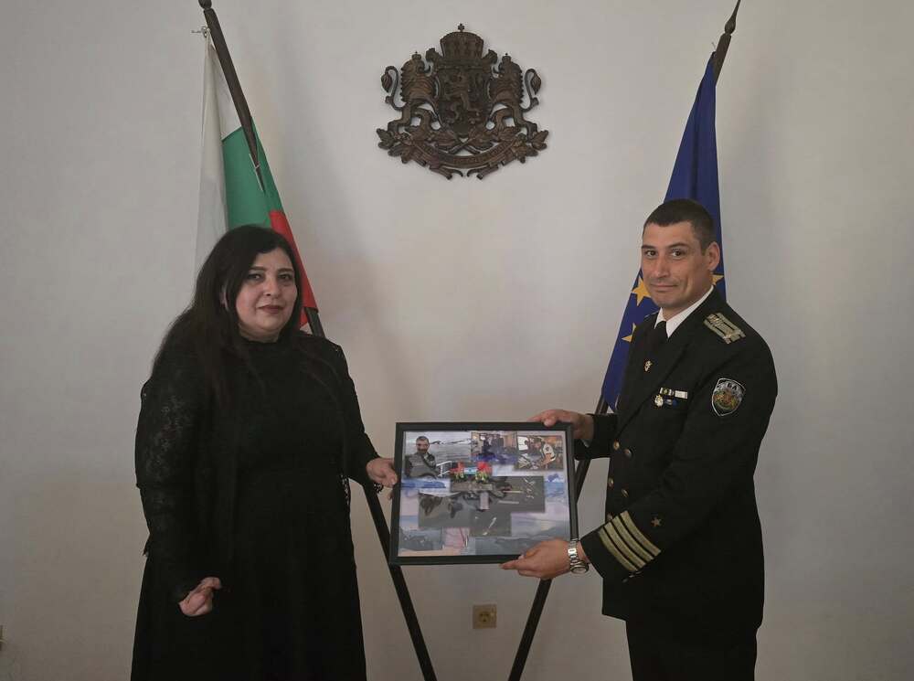 ОА Варна: Специален дар за командира и екипажа на НИК 421