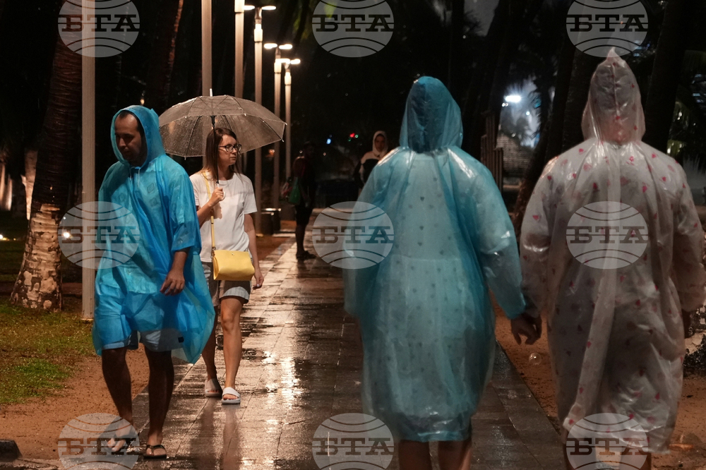 Най-малко 41 души са загинали, а 9 са в неизвестност, след проливни дъждове и свлачища във Виетнам