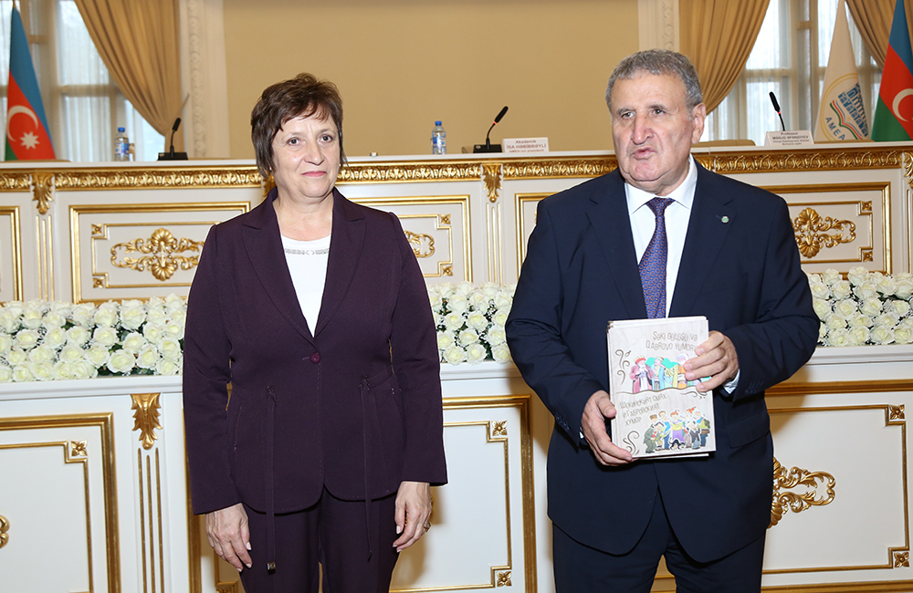 Евелина Славчева взе участие в честването на годишнината на Азербайджанската национална академия на науките