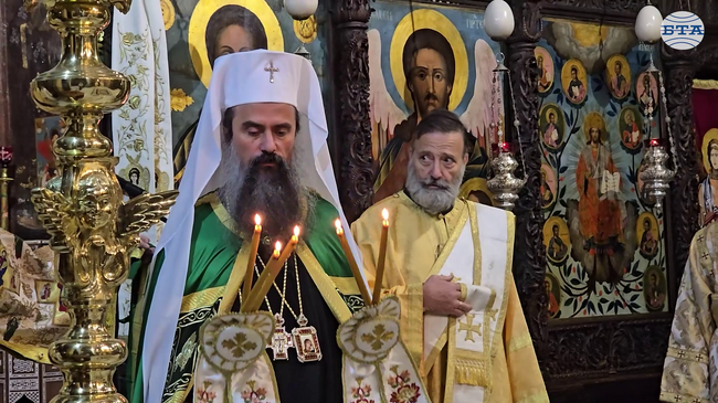 Българският патриарх Даниил възглави заупокойната света литургия в Троянския манастир в памет на патриарх Максим