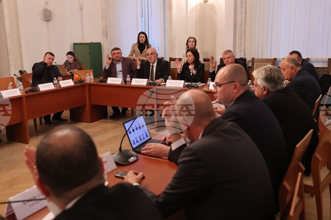 Комисията по вътрешна сигурност прие на първо четене физически лица да не могат да предоставят лични автомобили на НСО