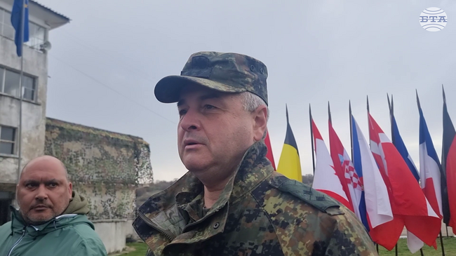 До средата на декември във всяко военно поделение ще има симулатор за управление на дрон, каза командирът на Сухопътни войски