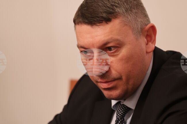 Служители на ДАНС никога не е имало при хижа "Петрохан", каза и.ф. председател на агенцията Деньо Денев 