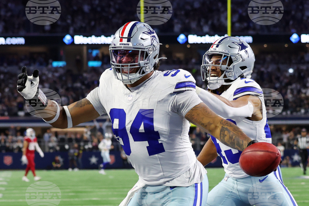 Obit Kneeland Football