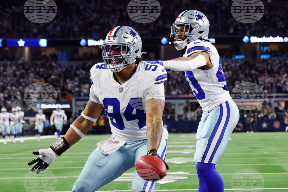 Obit Kneeland Football