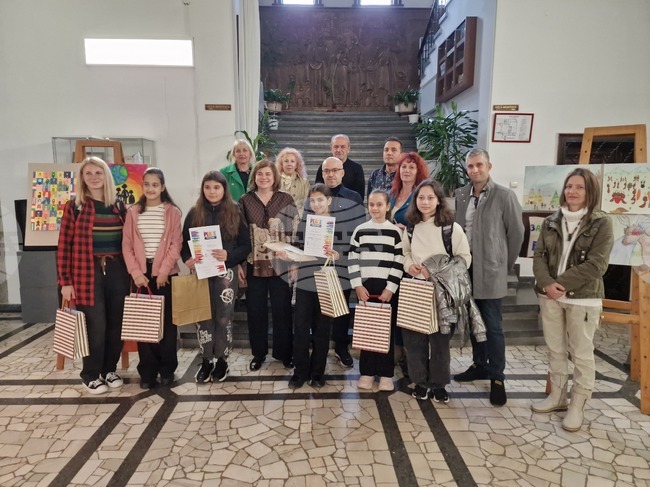 Във Велико Търново отличиха победителите в градския кръг на международния конкурс "Плакат на мира”