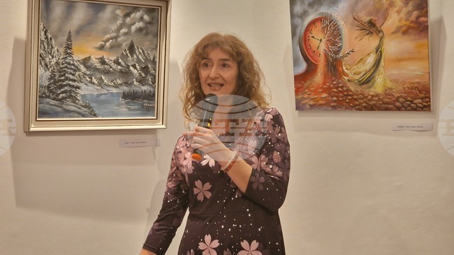 Ели Маринова не просто рисува, а споделя светлина, каза проф. д-р Росица Ангелова при откриването на изложбата „Виталност“ в Разград 