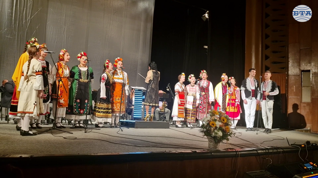 Духовият оркестър на Търговище свири заедно с млади таланти в концерт под мотото "Ние сме светът!"