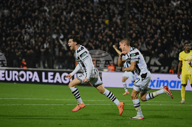 Кирил Десподов бе титуляр при победа на ПАОК над Йънг Бойс