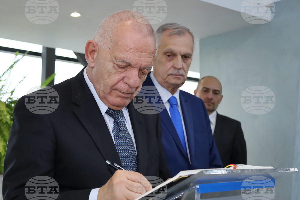 Посланик Радко Влайков