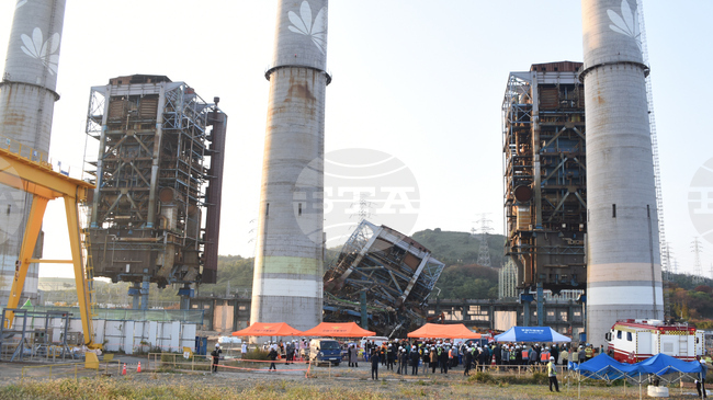 Извадено е трето тяло след срутването на тец в Южна Корея, съобщават местни медии