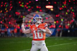 APTOPIX Raiders Broncos Football