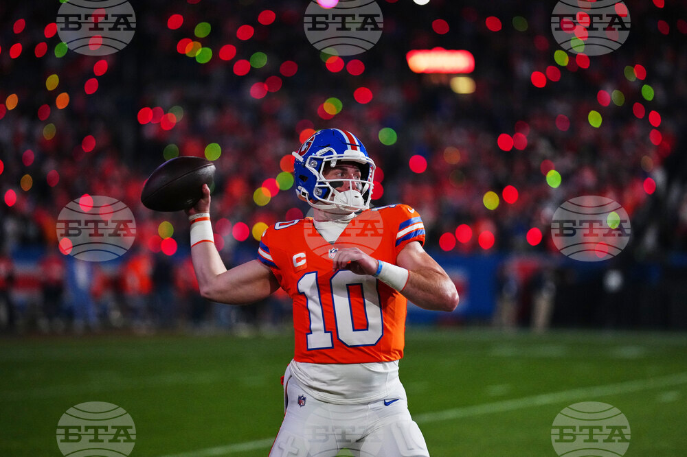 APTOPIX Raiders Broncos Football