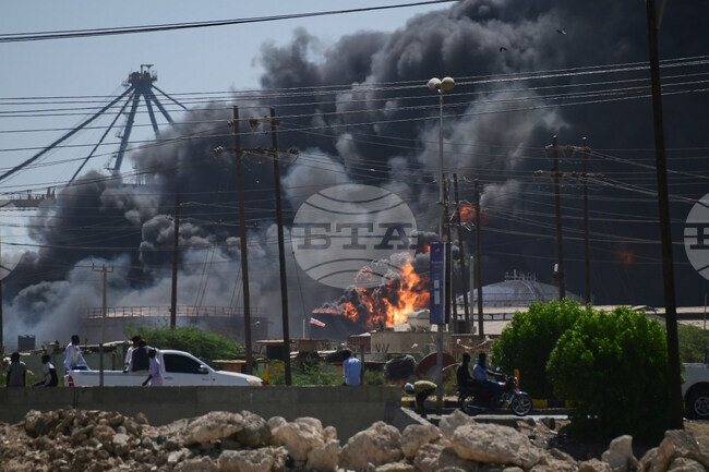 Експлозии бяха чути близо до суданската столица Хартум, съобщиха очевидци