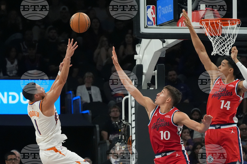 Финикс победи Лос Анджелис Клипърс в мач от редовния сезон в НБА