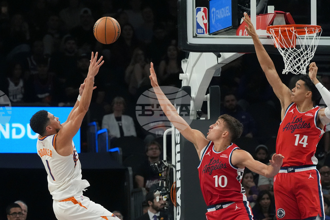 Финикс победи Лос Анджелис Клипърс в мач от редовния сезон в НБА