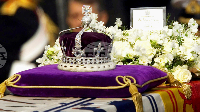 Британското правителство ще обмисли дали да премахне Андрю от линията за наследяване на трона, заяви негов представител 