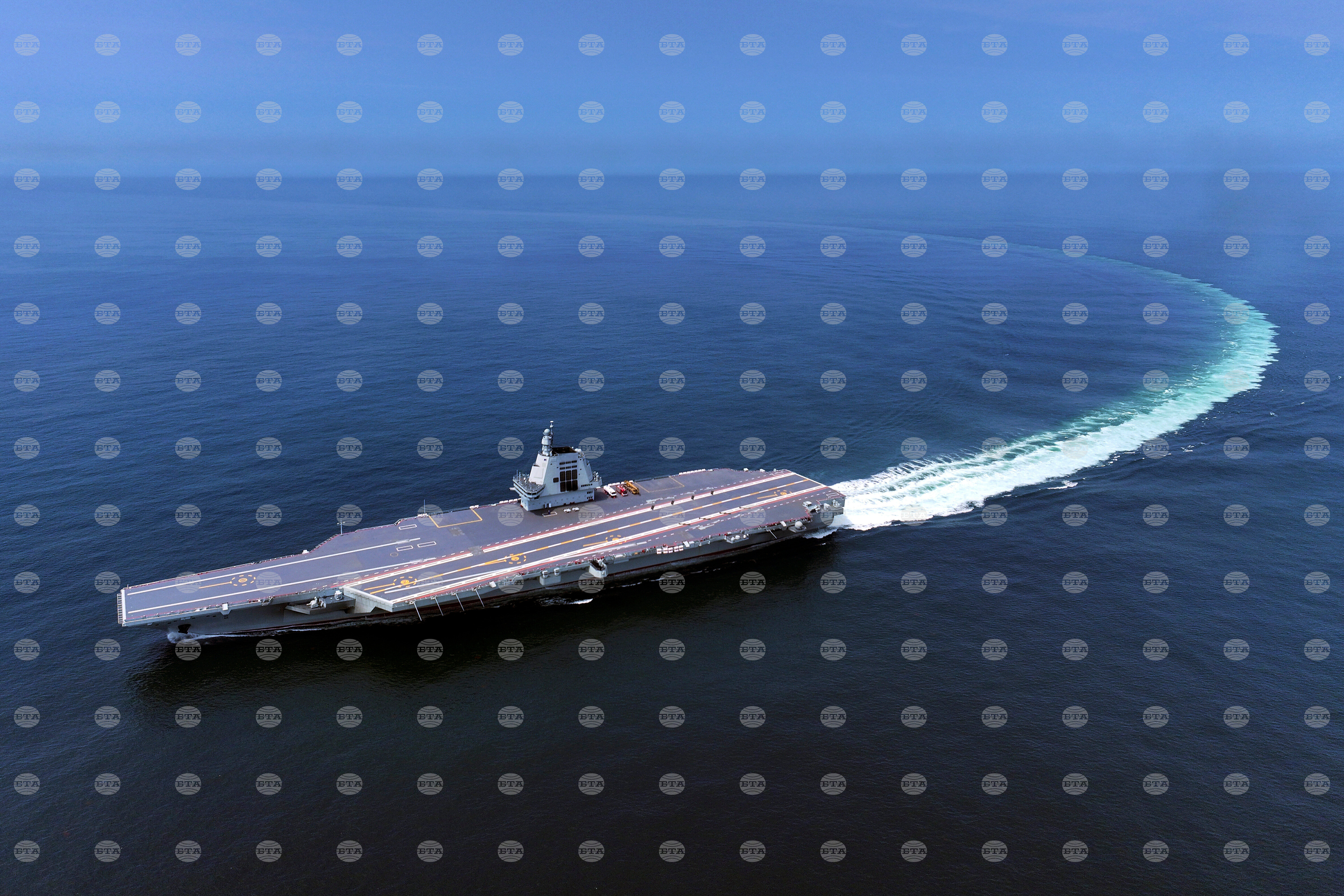 АП: Какво следва да знаем за най-новия китайски самолетоносач „Фуцзян“