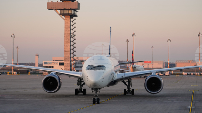 Европейската агенция за авиационна безопасност призова авиокомпаниите да избягват въздушното пространство на Иран