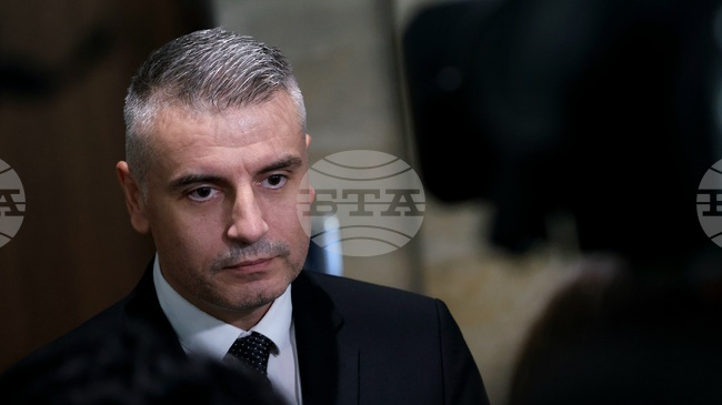 Имаме усещането, че депутатите и Министерският съвет действат в различни посоки, каза Радослав Рибарски от ПП-ДБ във връзка с "Лукойл"