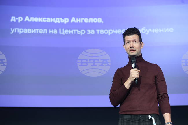 Ще се направи изследване, за да се установи доколко училищата ни са готови да внедряват изкуствен интелект, каза д-р Александър Ангелов