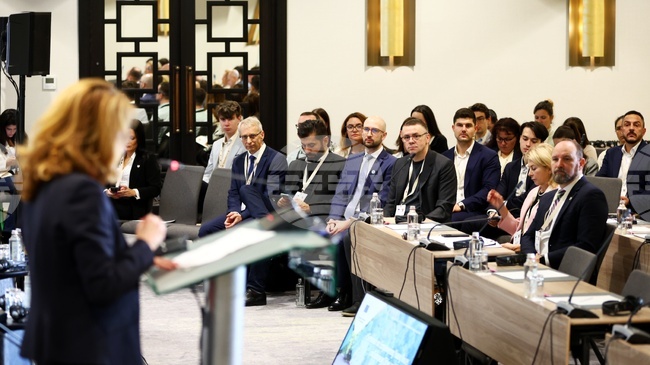 Проблем е идентифицирането на младежите без работа и образование, Столичната община полага усилия в тази посока, каза Даниел Неделчев 