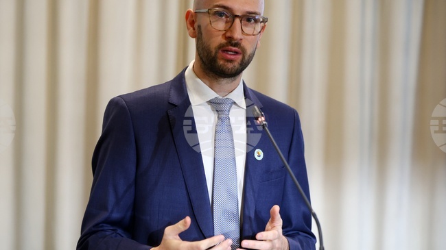 Столичната община се стреми да даде на младите хора възможности да учат, да творят и да се развиват, каза зам.-кметът Георги Клисурски