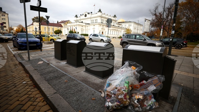 Всеки отпадък, изхвърлен в грешния контейнер, струва пари на всички нас, каза столичният кмет Васил Терзиев 