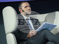 Национална конференция "Умения за иновации в образованието" - Дискусия на тема "Човешките умения в дигиталния свят"