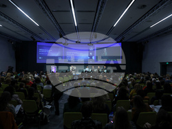 Национална конференция "Умения за иновации в образованието" - Дискусия на тема "Човешките умения в дигиталния свят"