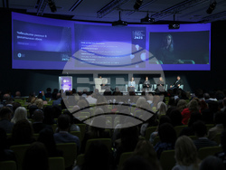 Национална конференция "Умения за иновации в образованието" - Дискусия на тема "Човешките умения в дигиталния свят"