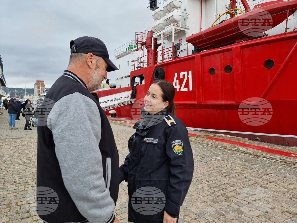 Варна - Научноизследователски кораб „Св. св. Кирил и Методий“ - 34-та българска полярна експедиция - отплаване