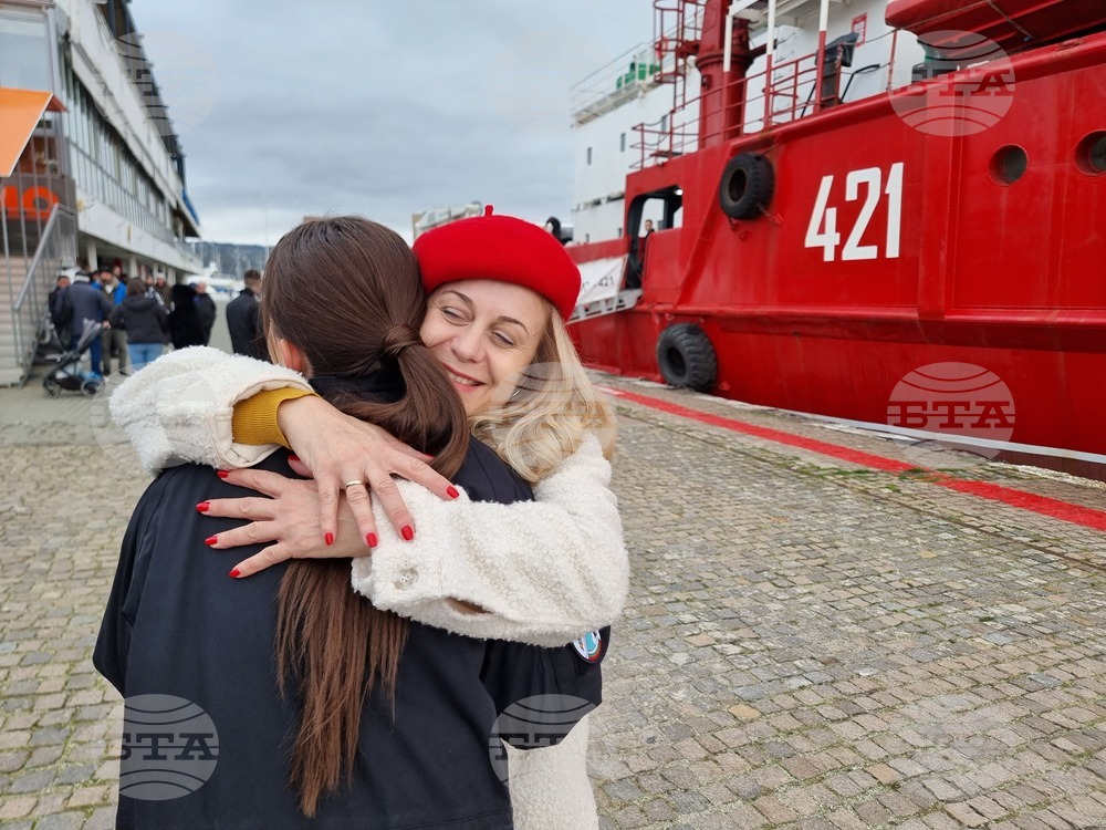 Варна - Научноизследователски кораб „Св. св. Кирил и Методий“ - 34-та българска полярна експедиция - отплаване